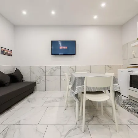 House Giovy Neapol